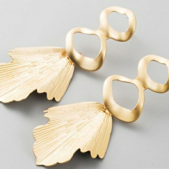 Earrings - Picture 4 of 4